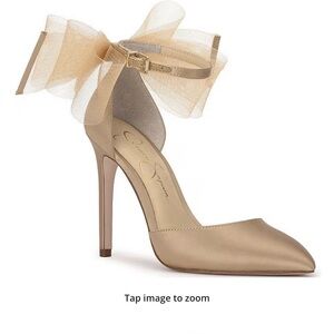 Jessica Simpson
Phindies Oversized Tulle Bow Back Dress Pumps size 8 1/2